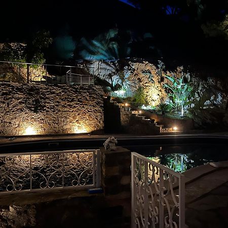 Meuble Tourisme 4*, Les Pieds Dans L'Eau, Villa Las Palmeras La Londe-les-Maures Eksteriør billede