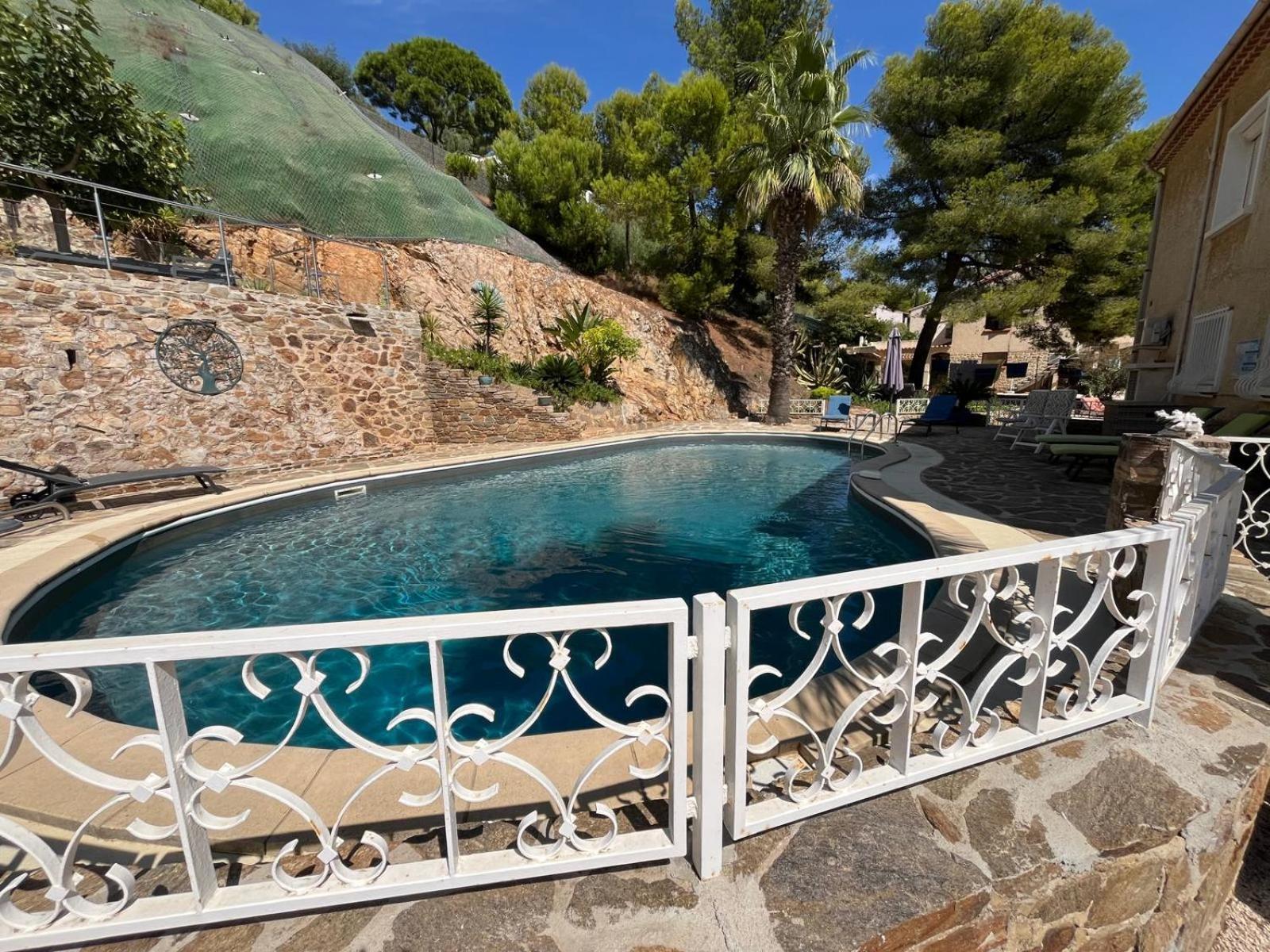 Meuble Tourisme 4*, Les Pieds Dans L'Eau, Villa Las Palmeras La Londe-les-Maures Eksteriør billede
